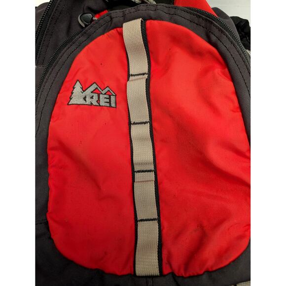 REI Whitney Backpack Hiking Day Bag Red Black Adjustable Waist - Picture 8 of 12
